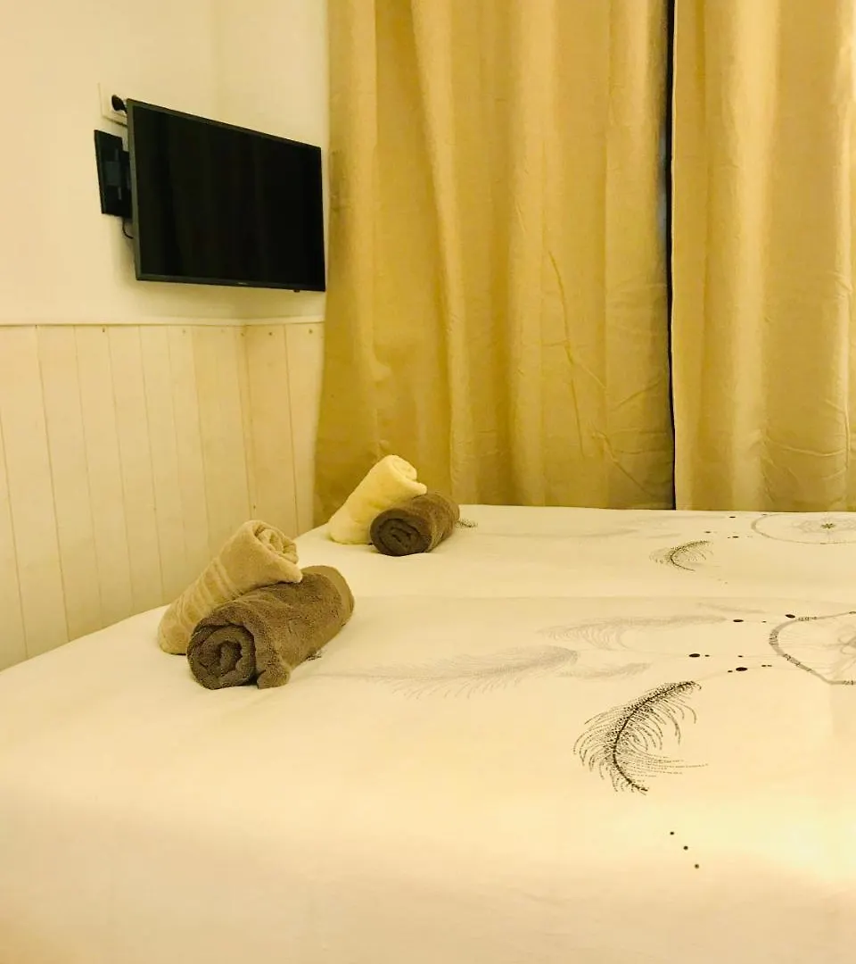 Village Saint Paul Aparthotel Paris